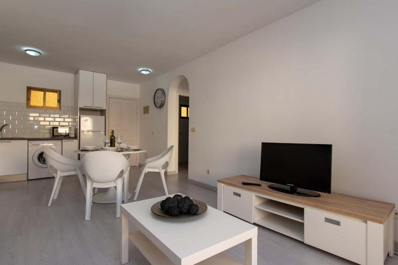 Mare 2 Apartment *